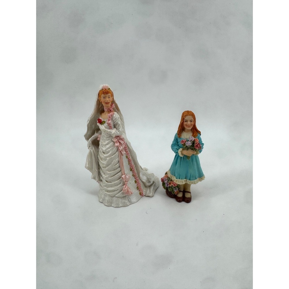 VTG Style Resin Wedding Figurine Set Bride and Flower Girl Decor